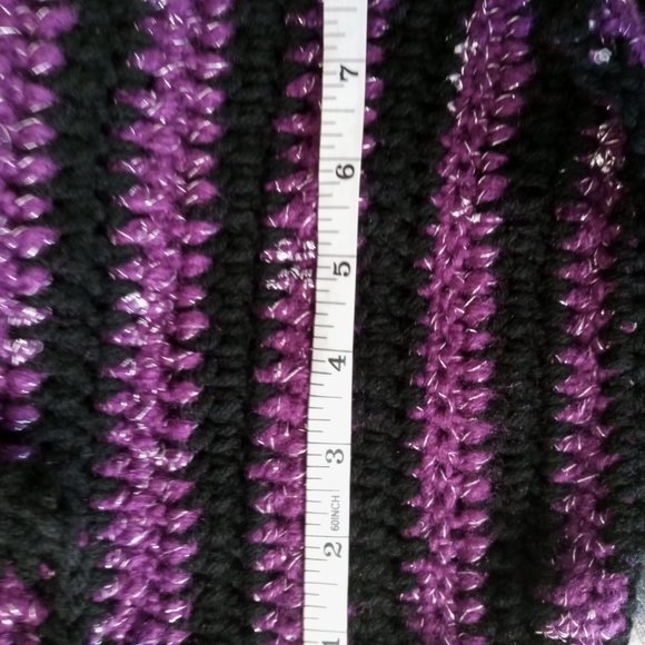 Beetlejuice-inspired scarf - Picture 9 of 9